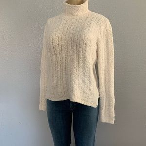 Columbia Ivory Cream Sweater Size Small